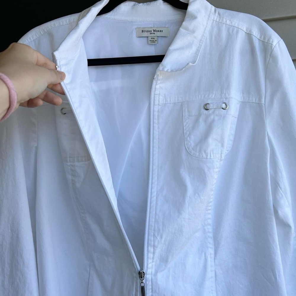 White jacket - Picture 7 of 8